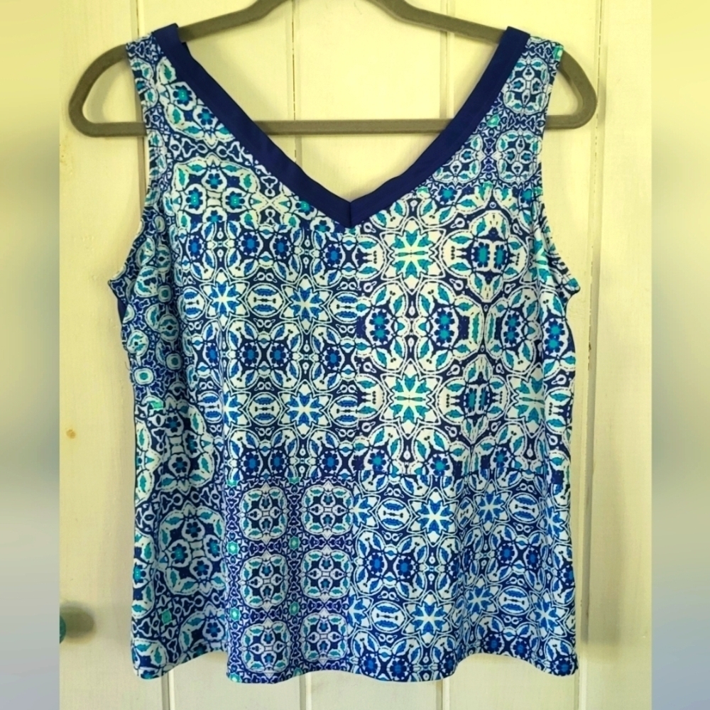 Swimsuits For All V Neck Medallion Print Tankini Swim Top